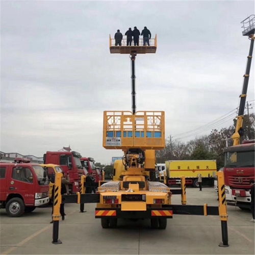 湖南18米伸縮臂慶鈴高空作業(yè)車與清洗吸污車 專業(yè)裝備助力城市建設